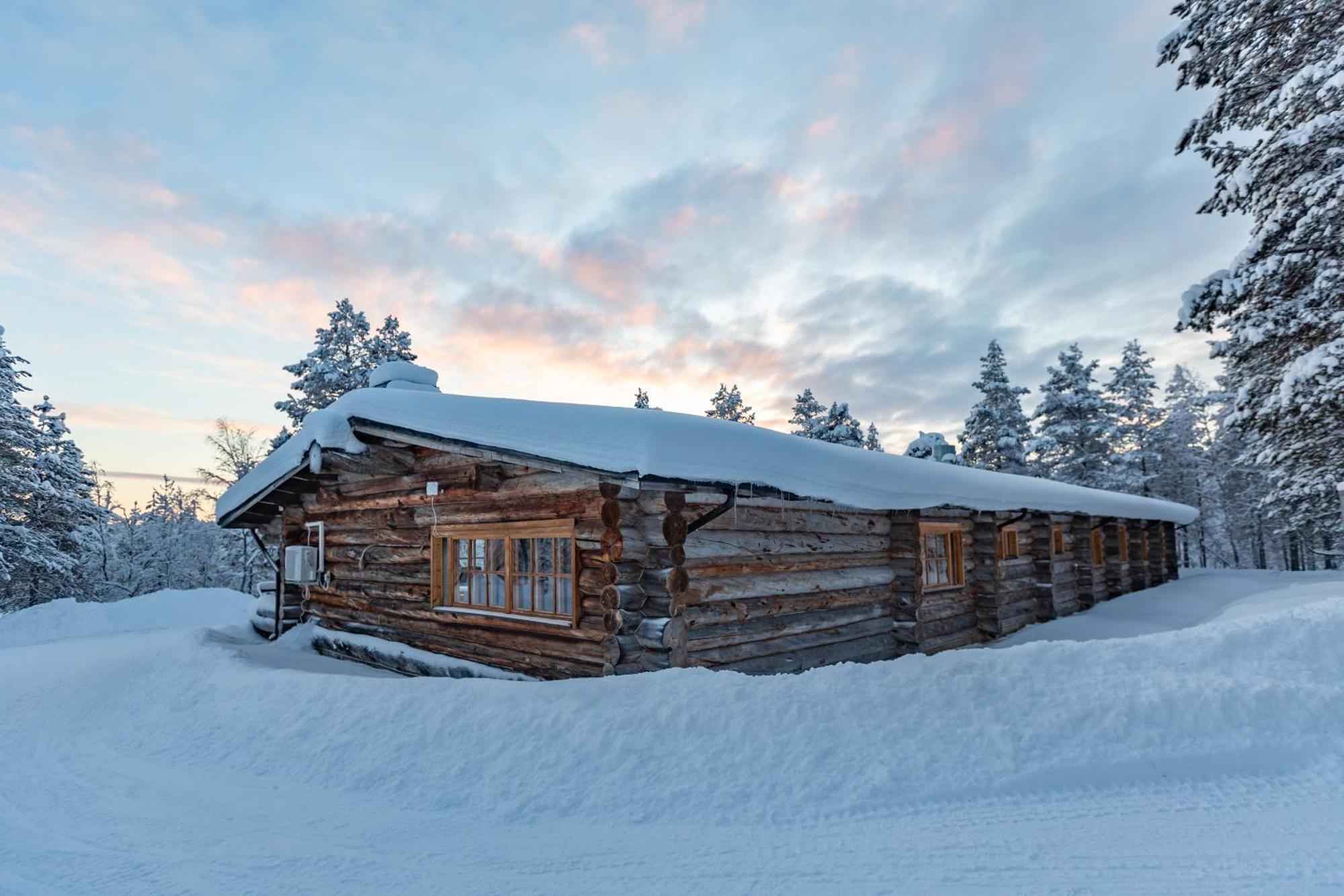 Kuukkeli Log Houses Aurora Resort Saariselka Exterior photo